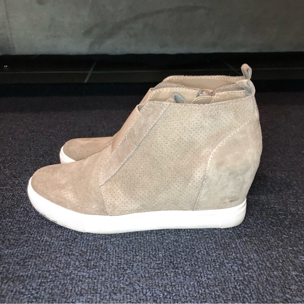Steve Madden Wavery Brown Platform Wedge Sneakers Size 7.5